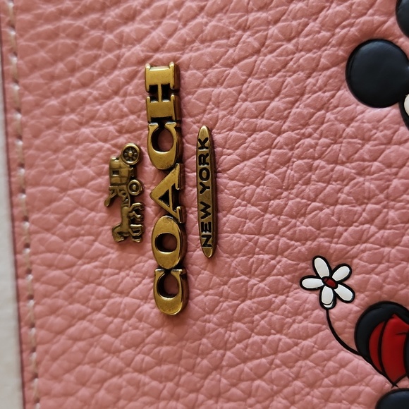 Adorable NWT Coach Disney X Pink Mickey & Minnie Crn Zip Wristlet 🩷🐭🖤 - Picture 3 of 13